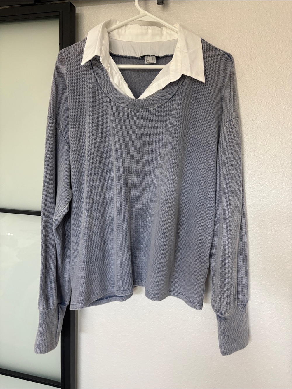 VENUS Gray Sweatshirt with Attached White Collar